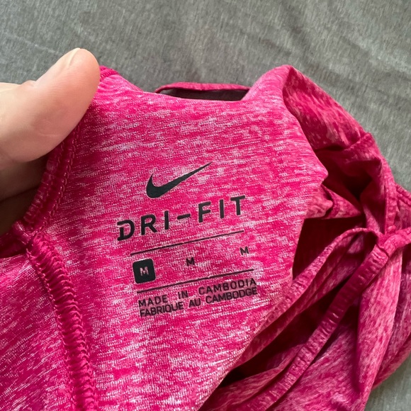 Women’s Nike Tank Top - Picture 6 of 6